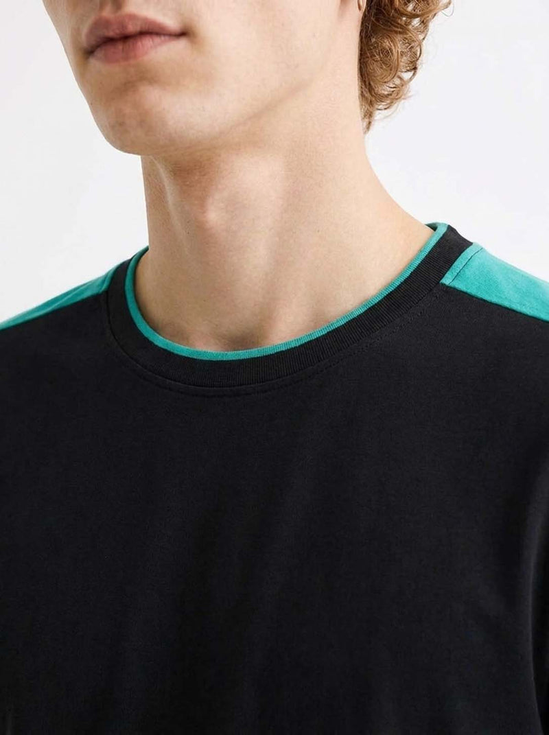 Men's Premium Shoulder Striped Round Neck T-Shirt